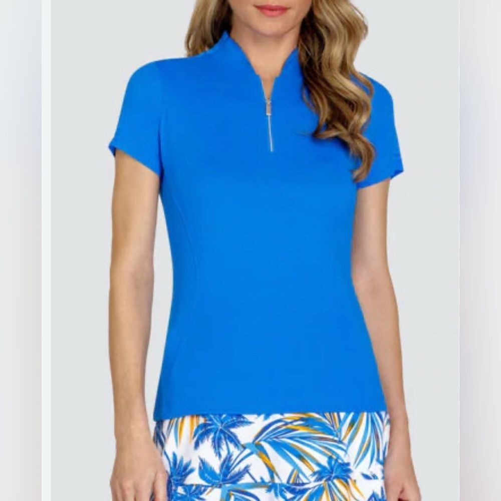 Tail Activewear Fallon Short Sleeve Top in Pacific blue size small